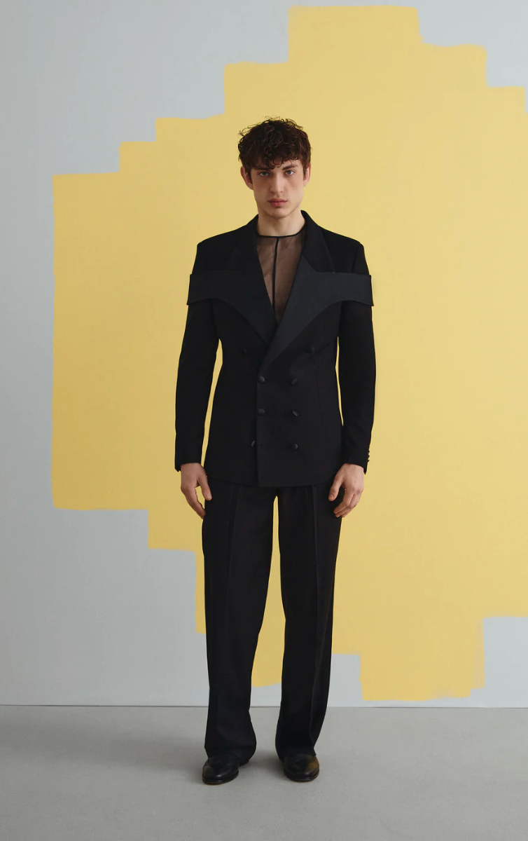 BLACK SUIT WITH ACCENT INSERTS