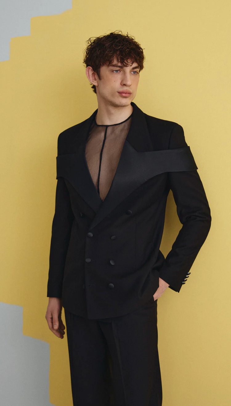 BLACK SUIT WITH ACCENT INSERTS