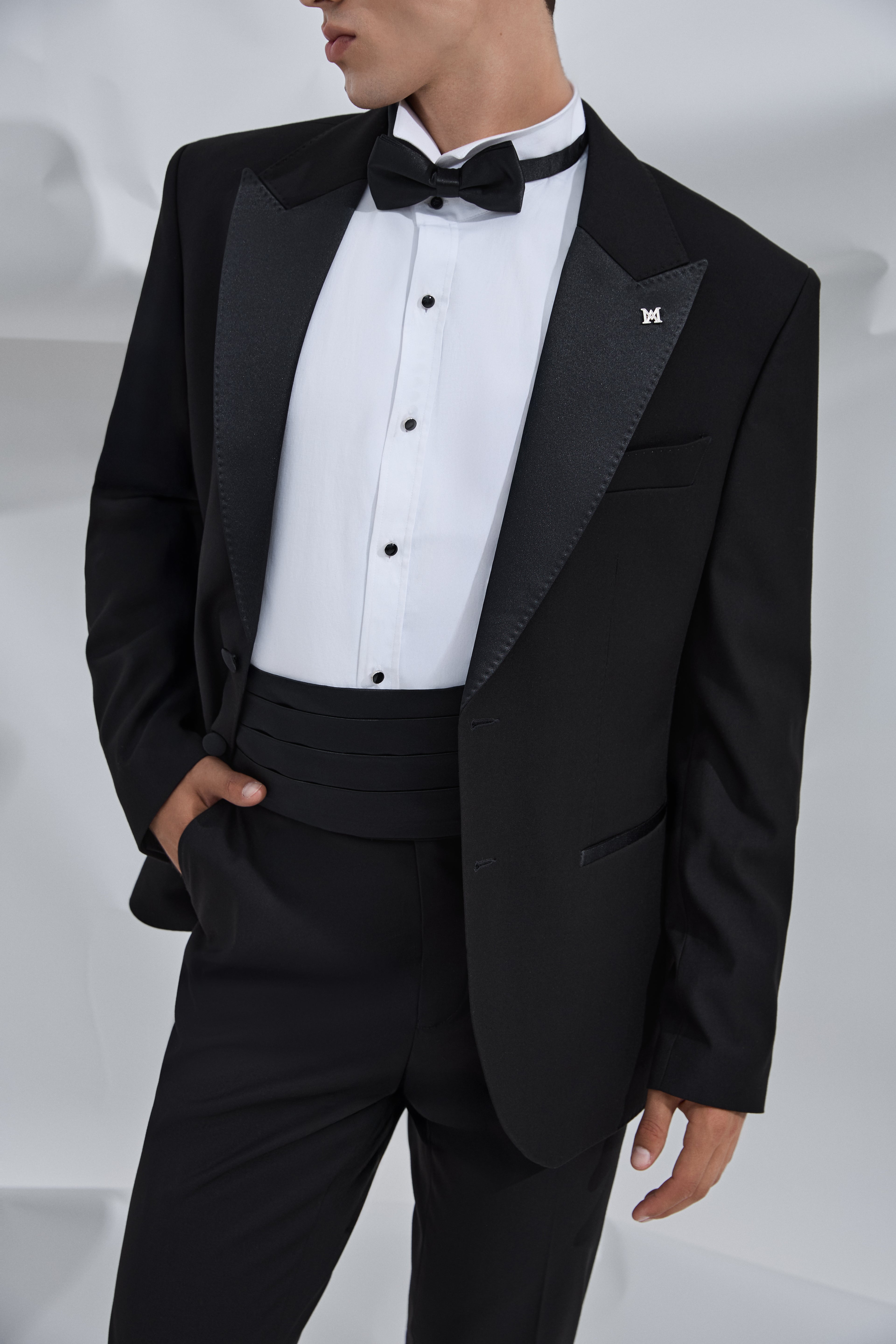 CLASSIC BLACK TUXEDO