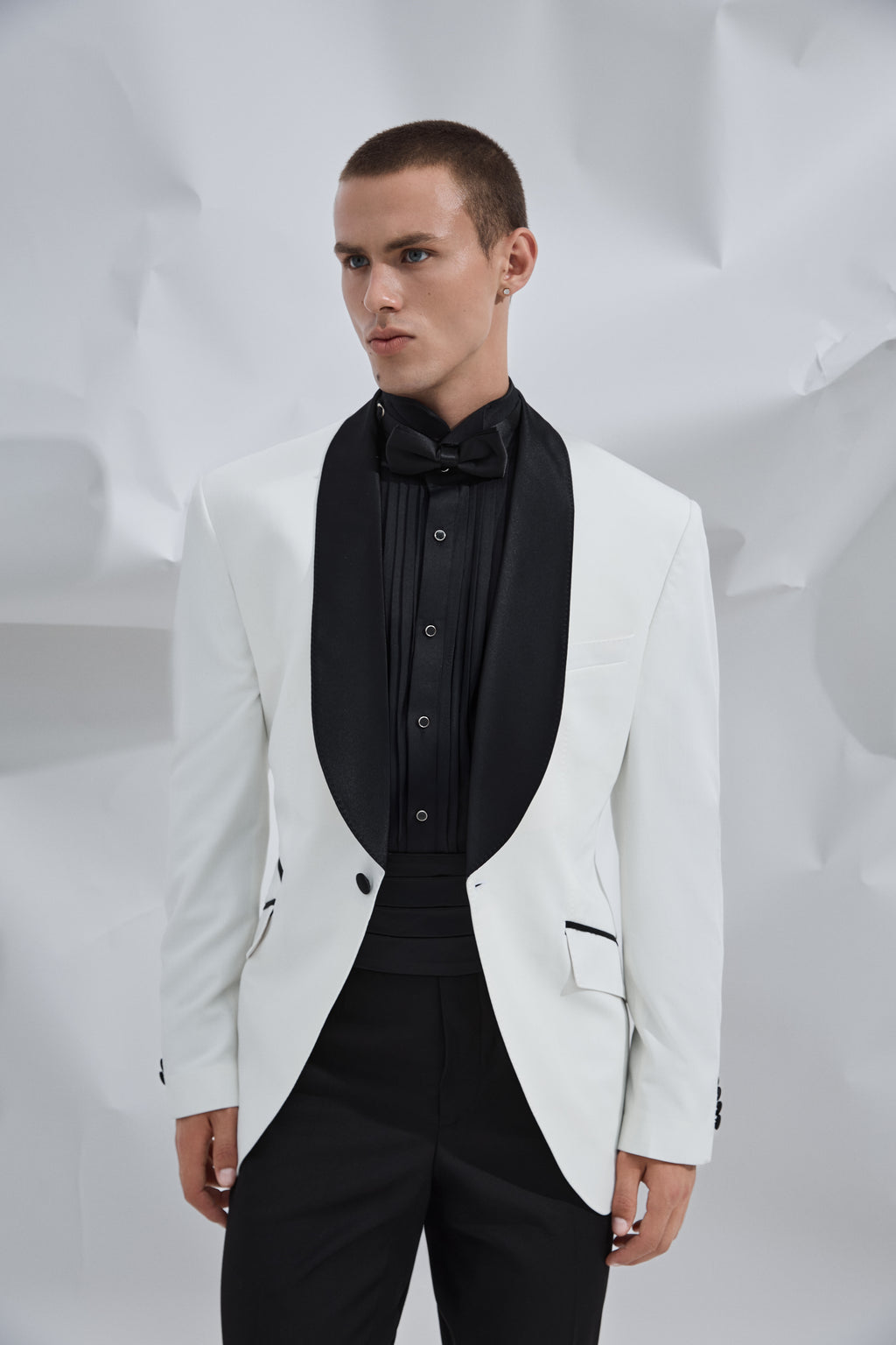 IVORY TUXEDO WITH BLACK SHAWL LAPEL