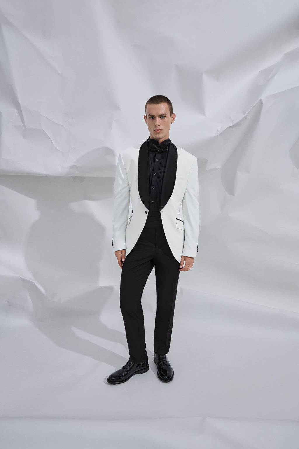 IVORY TUXEDO WITH BLACK SHAWL LAPEL