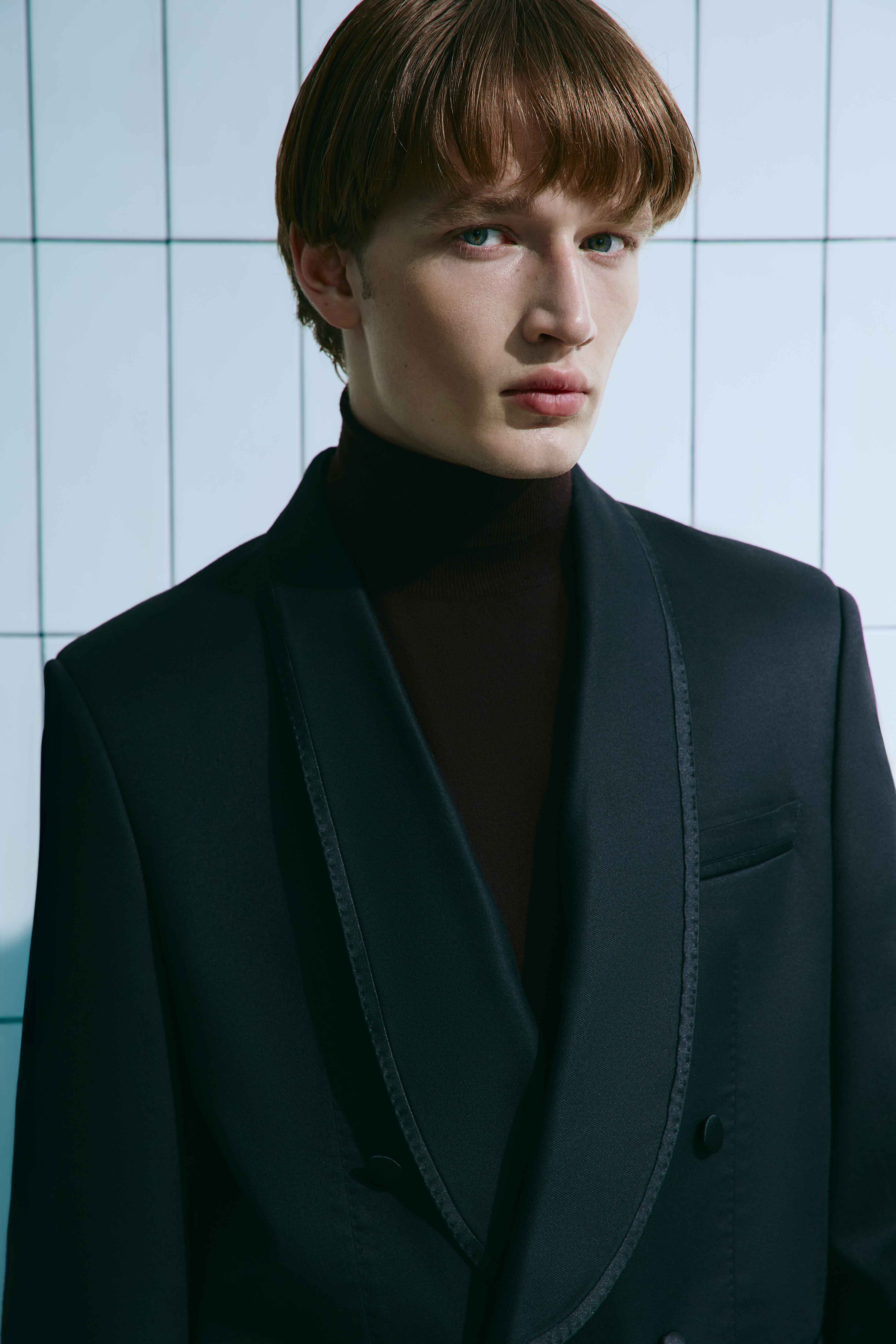 DOUBLE-BREASTED BLACK SHAWL-LAPEL TUXEDO