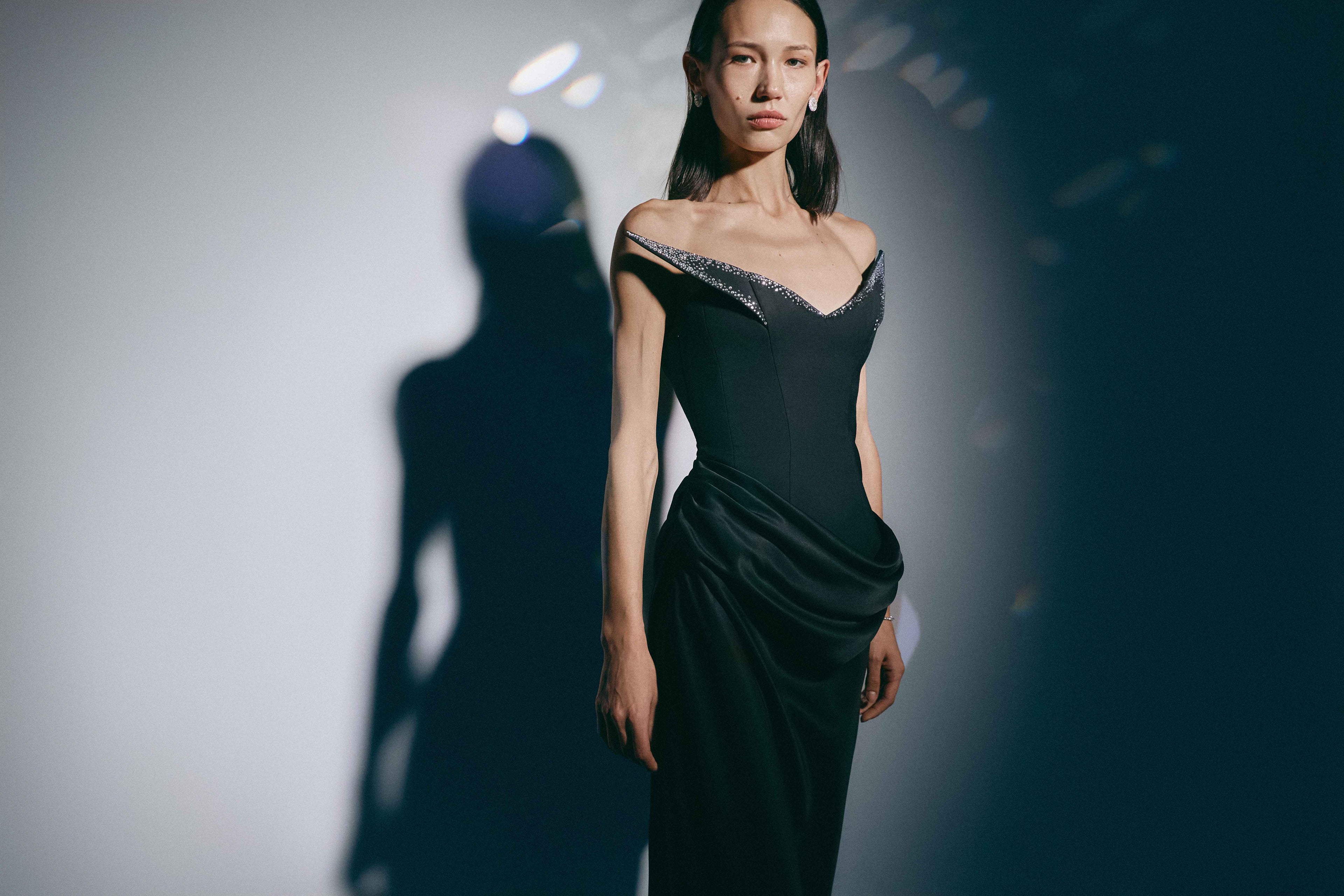 BLACK SCULPTED EVENING DRESS