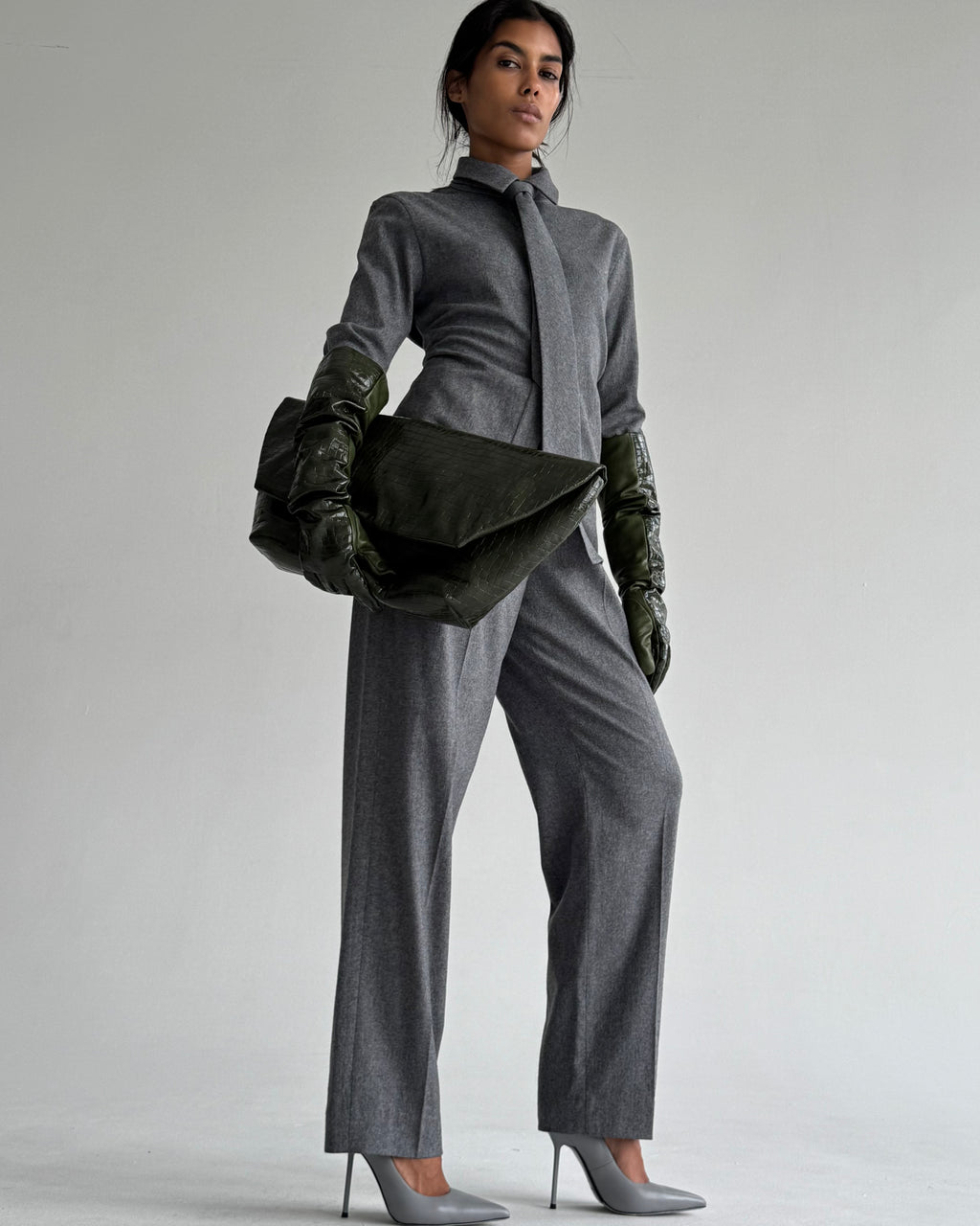 CROCO GLOVES GREY