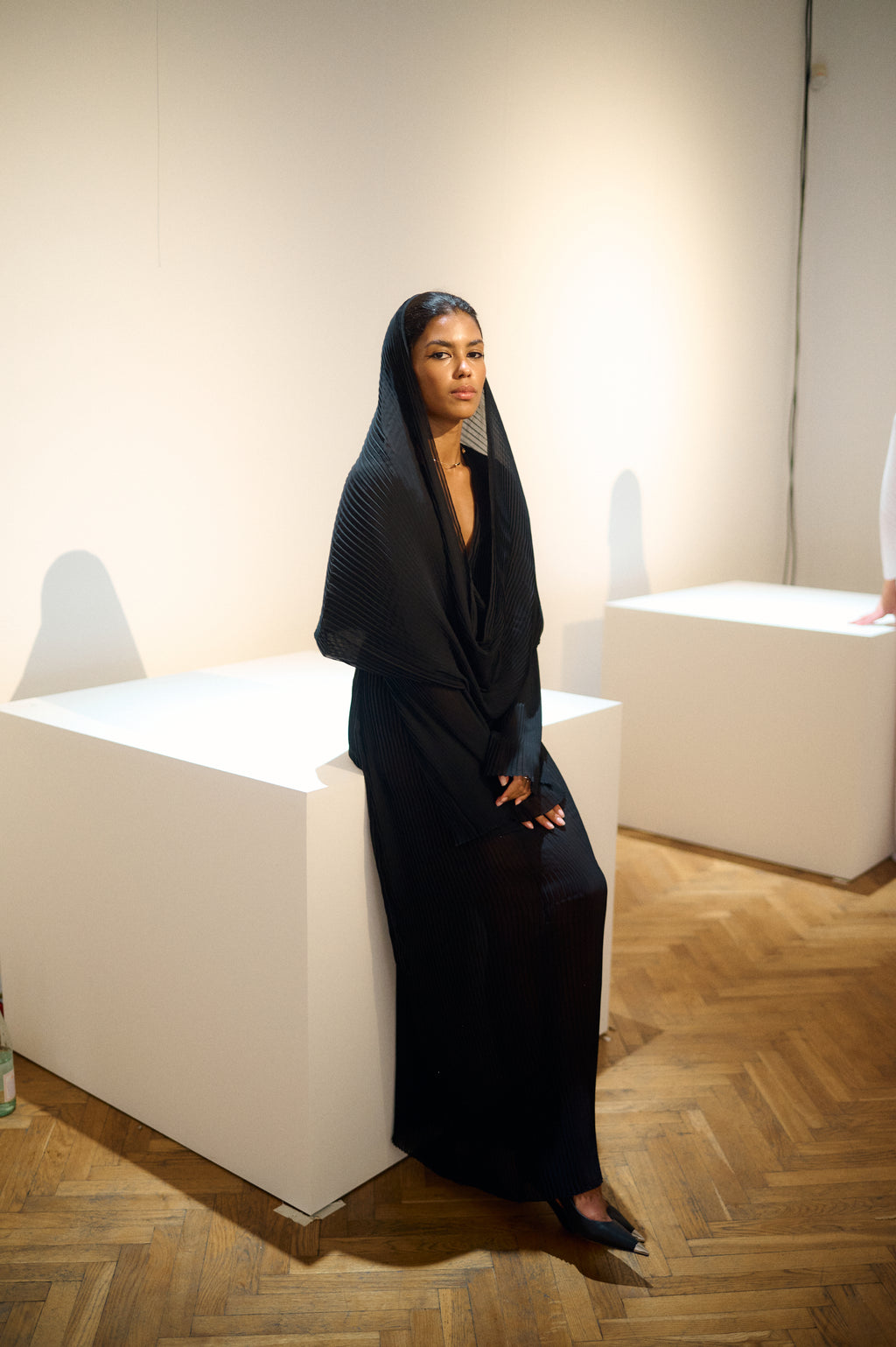 SA LUMIÉRE BLACK DRESS