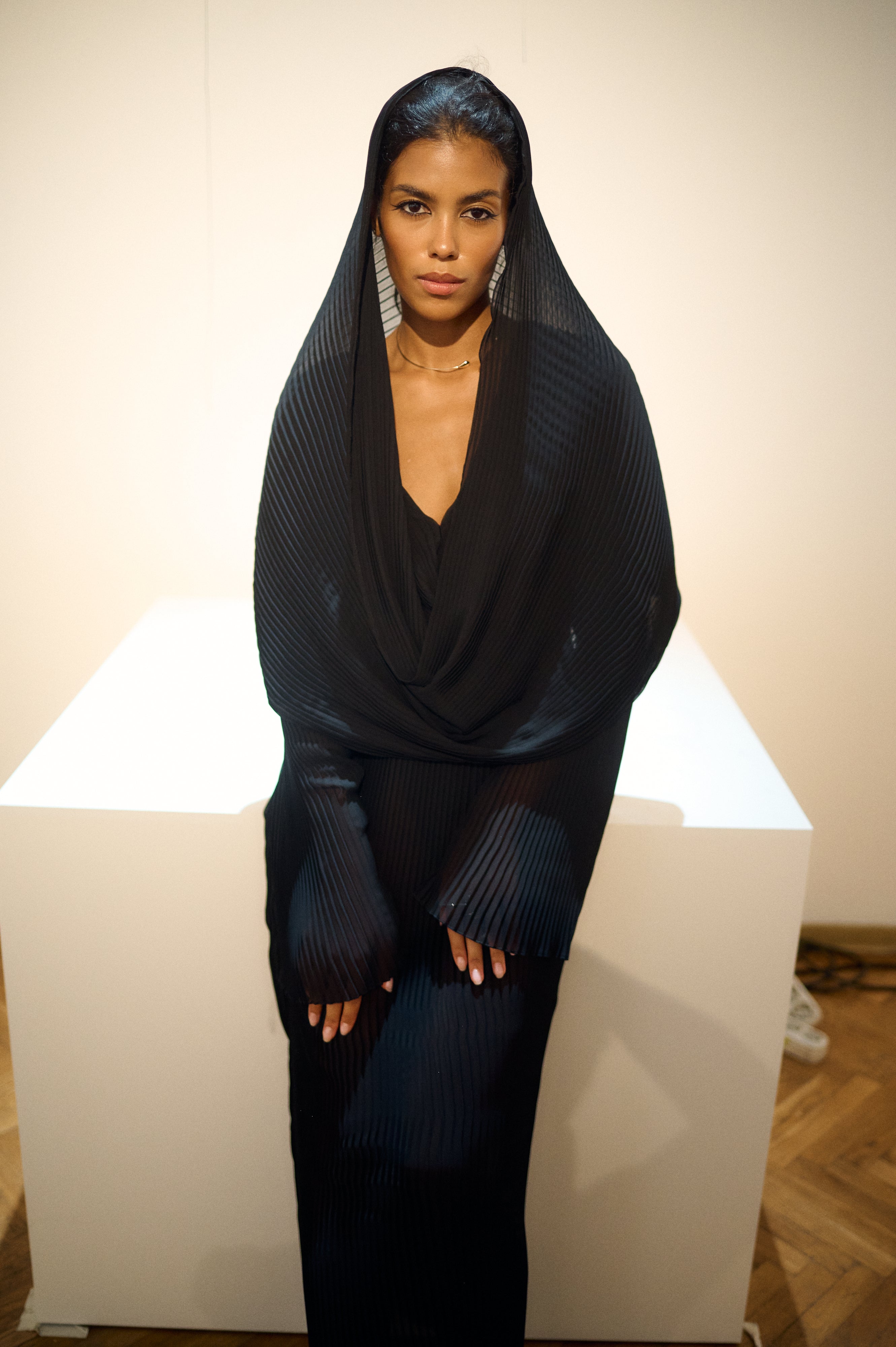 SA LUMIÉRE BLACK DRESS
