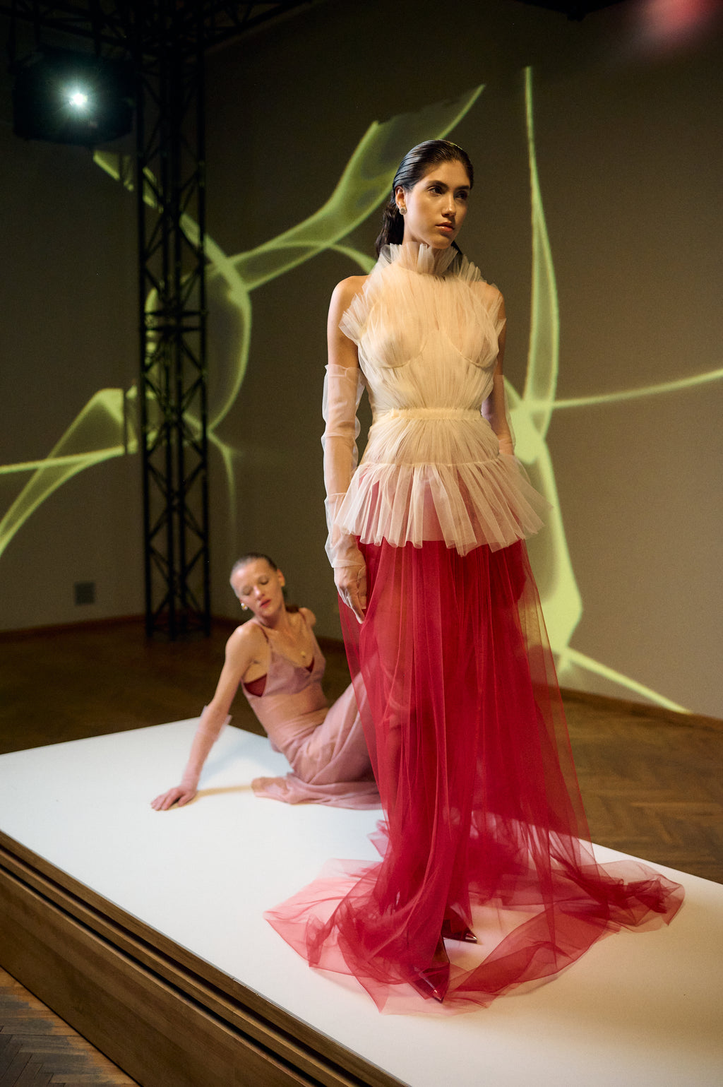 RED SKIRT Sa Lumière