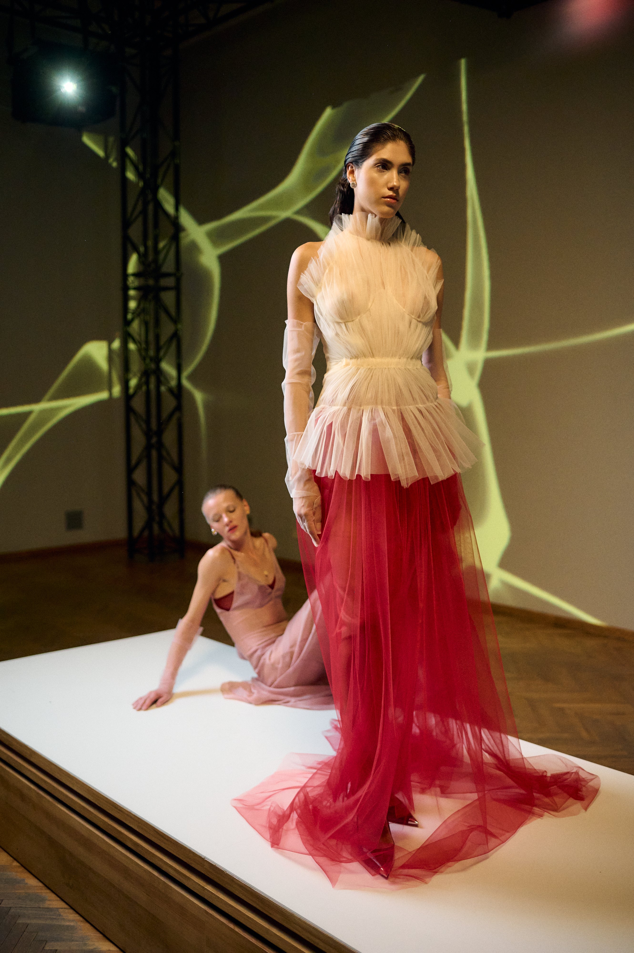 RED SKIRT Sa Lumière