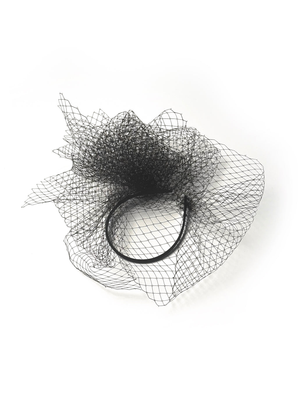 BLACK BLUSHING VEIL