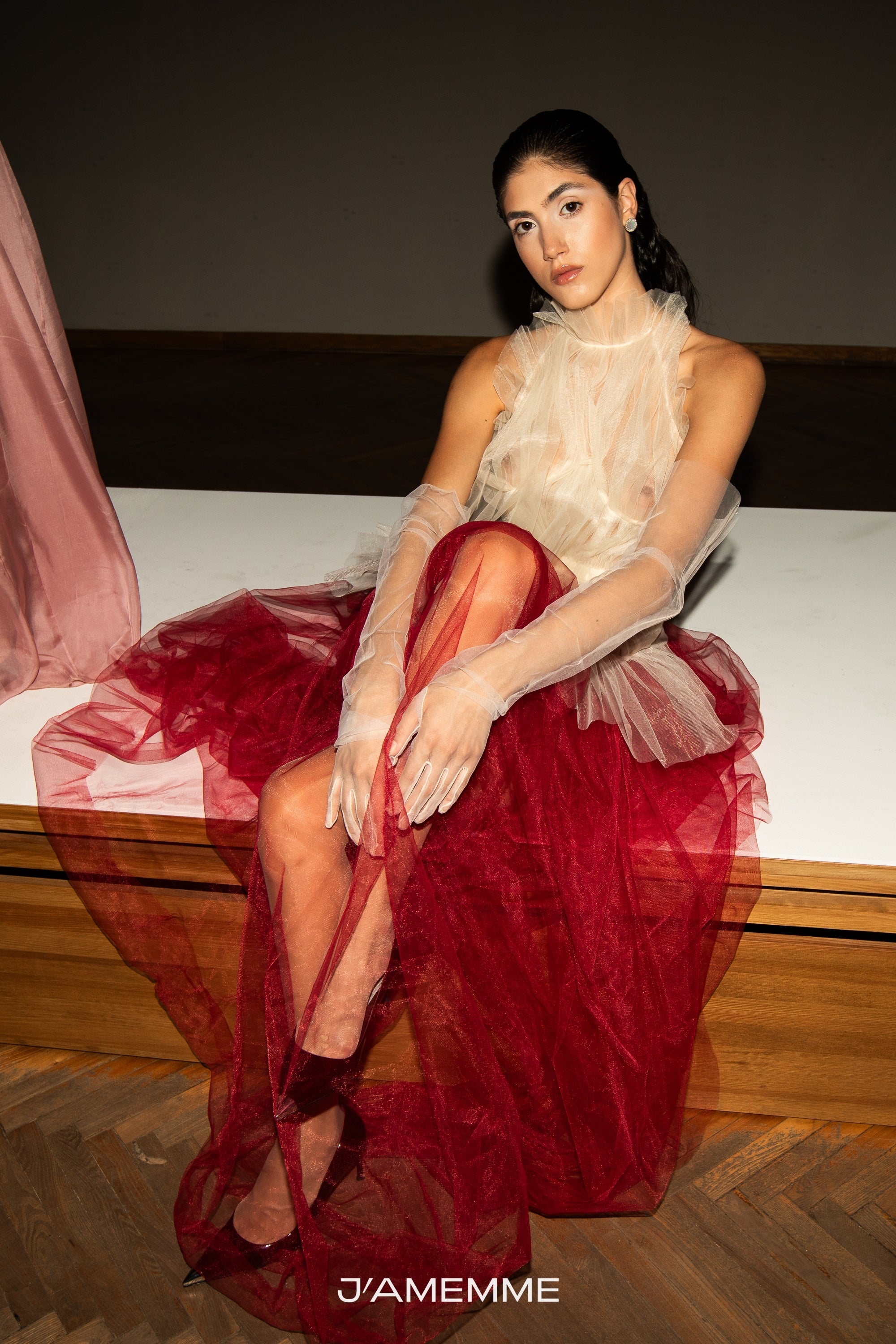 RED SKIRT Sa Lumière