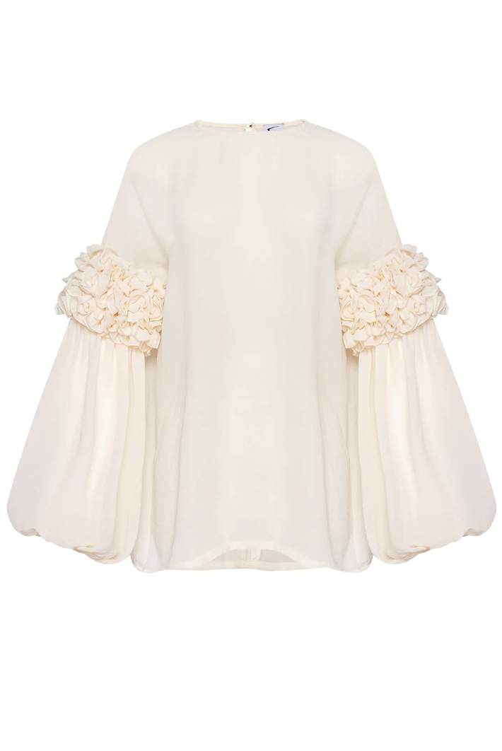 CREAMY BLOUSE WITH RUFFLES
