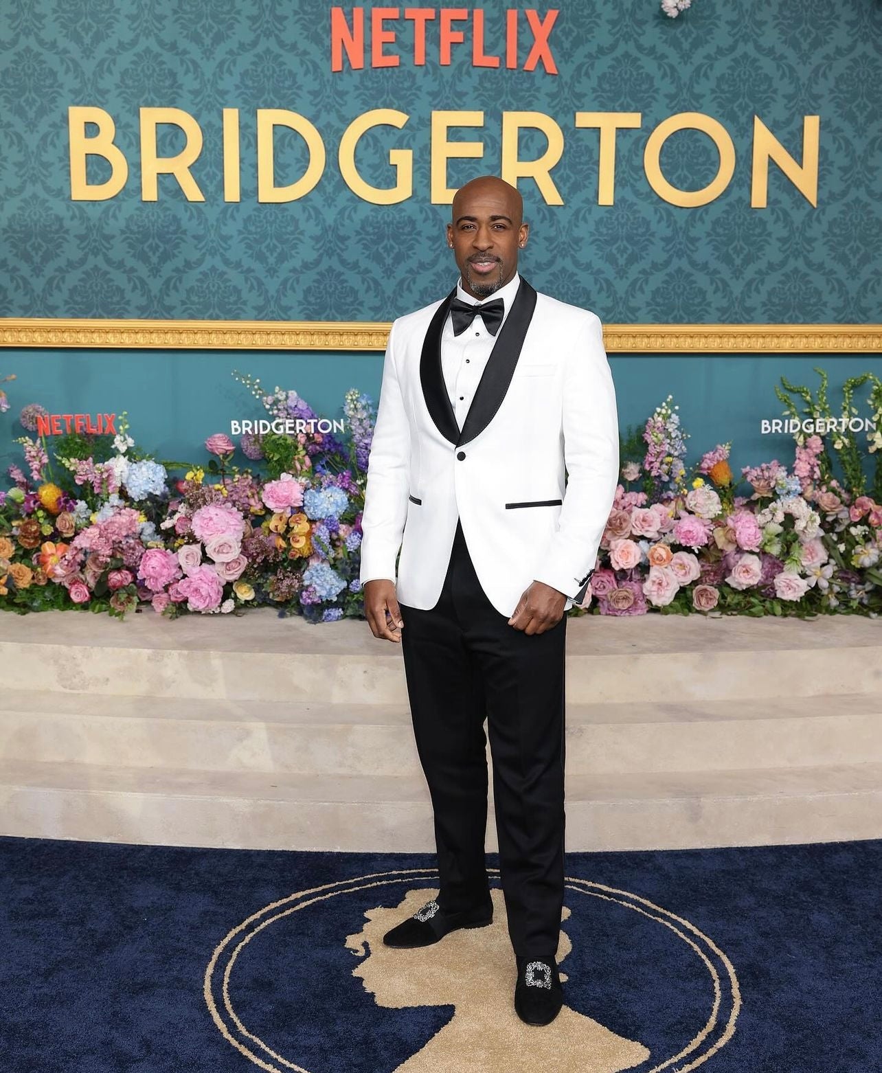 IVORY TUXEDO WITH BLACK SHAWL LAPEL